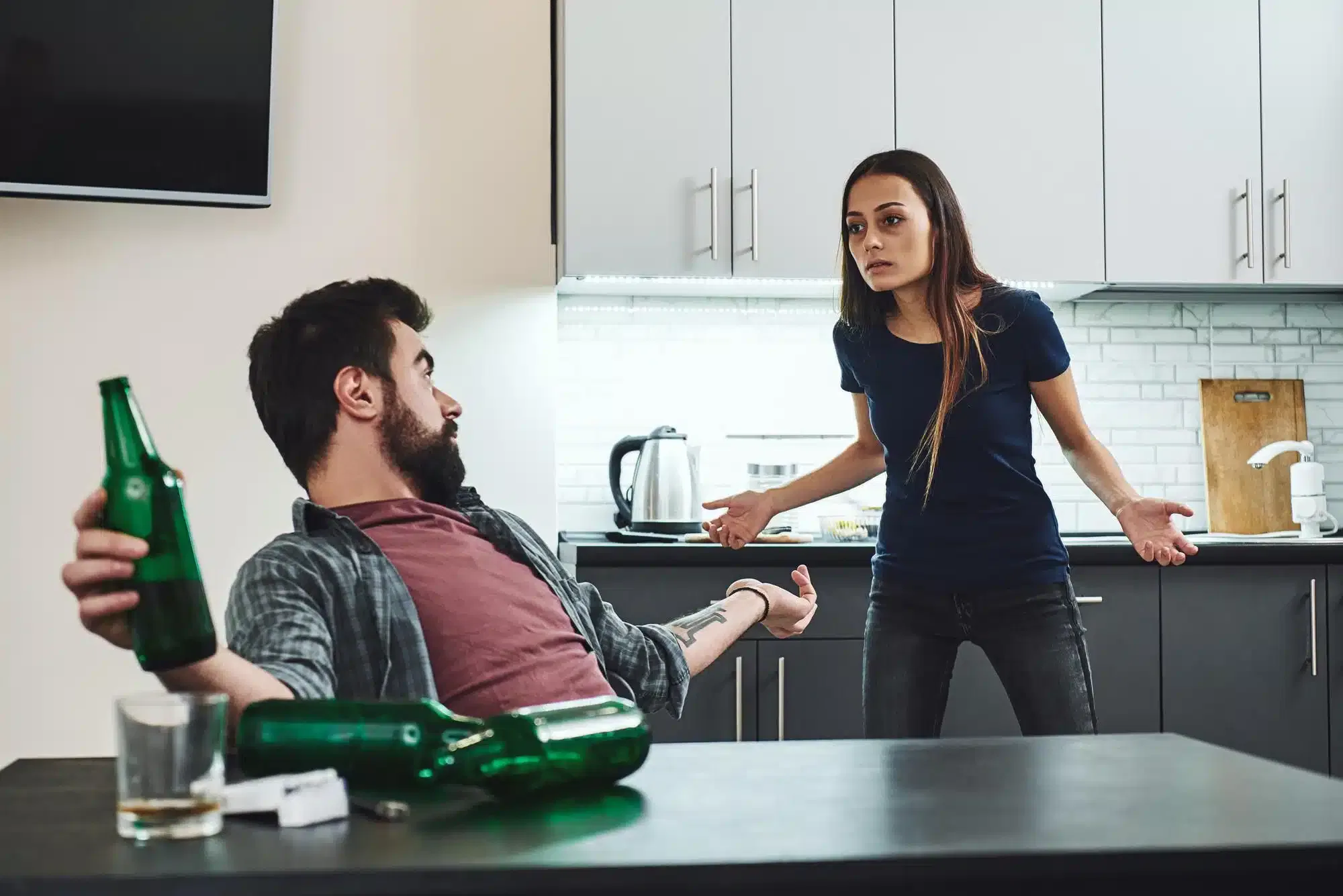 Comportamiento de un alcoholico con su pareja