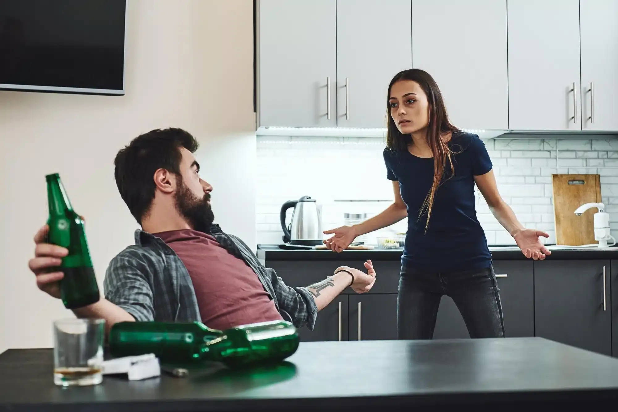 Comportamiento de un alcoholico con su pareja